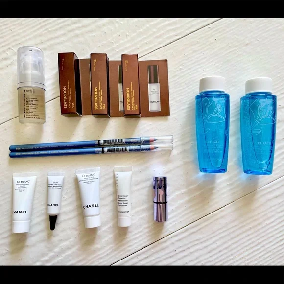 Various Makeup Sample (Lancôme, Channel, Hourglass, Benefit, etc.) - Picture 1 of 1